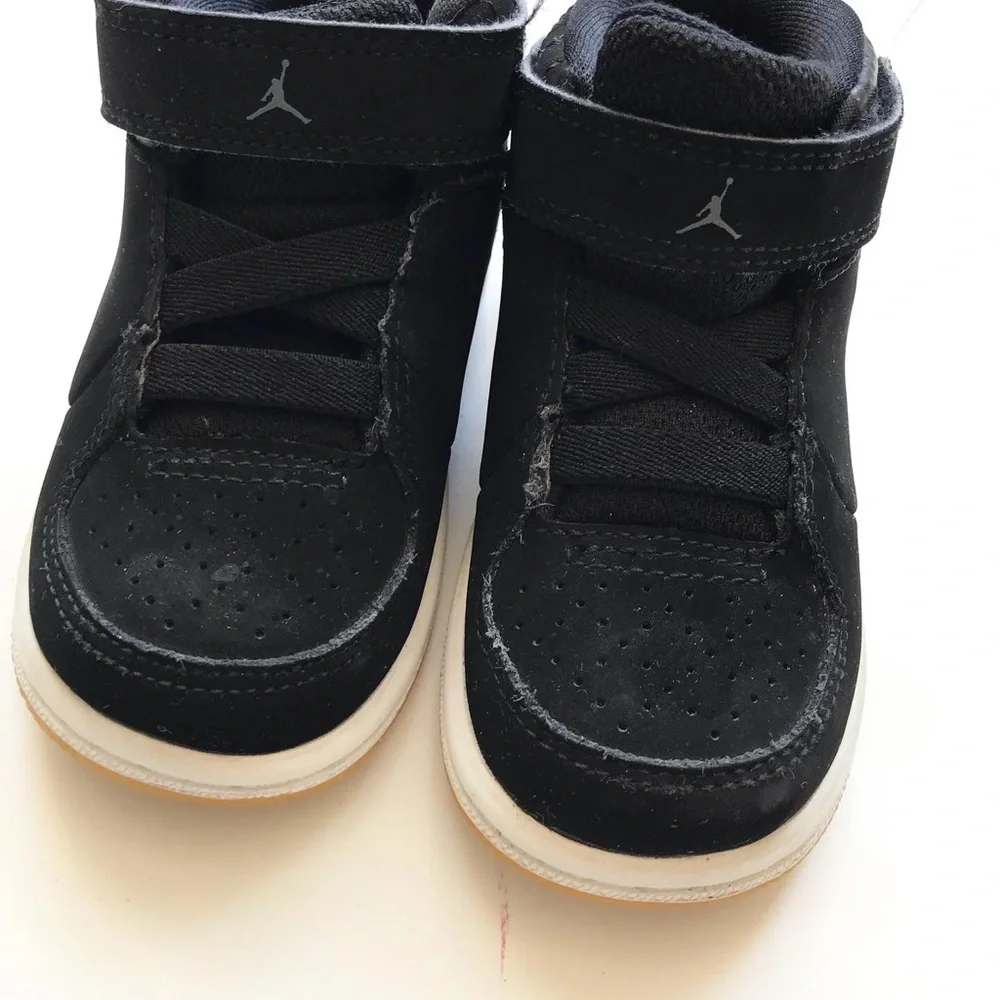Nike Air Jordan 1  black flight 3 BT EUC size 6